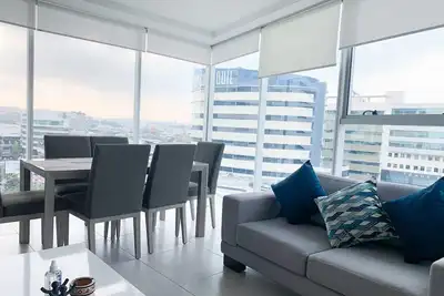 Image de Lujoso Depa con Vista a Todo Guayaquil!