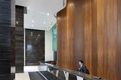 Image de Chic 2-bedroom+Sofabed W/1Bath parking, walk to Cn Tower