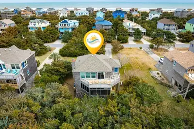 Image de 4 br, * 4 Min Walk to Beach, hot tub!