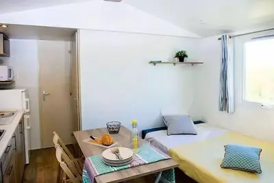 Image de Mobil-home | Comfort | 2 Ch. | 4/6 pers. | Terrasse surélevée non couverte | A/C