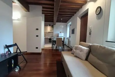 Image de The Twin House close to the city Walls