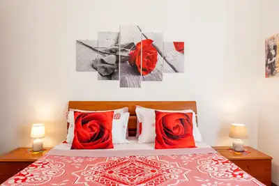 Image de Appartement 'La Casa Di Ettore' avec vue sur la montagne, terrasse privée et climatisation