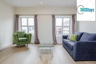 Image de 360 Mh Victoria Hse 03 - Luxury 2 Bedroom Apt. 03 with Parking