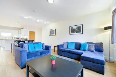 Image de 360 Mh Victoria Hse 04 -Luxury 3 Bedroom Apt. 04 with Parking