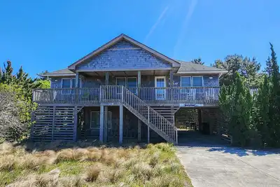 Image de 4 bed, 3 bath, Oceanside in Duck, Close to beach and sound