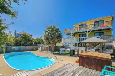 Image de Sunny Spot - 4br, 2. 5 Ba Oceanside, Corolla, w/Private Pool - only Two Blocks to beach