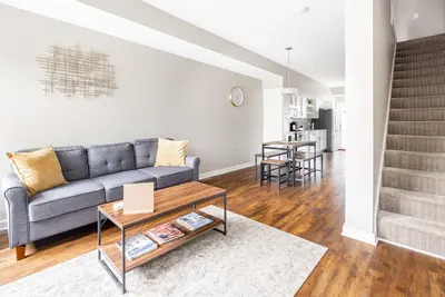 Image de Luxury Downtown Townhome w/ Private Garage Unit 15