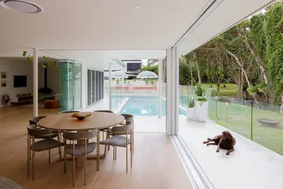 Image de Absolute beach front masterpiece fit for a small family