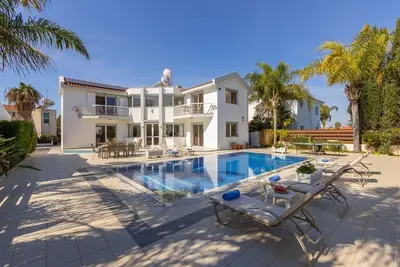Image de 3 bedroom villa with pool in Protaras