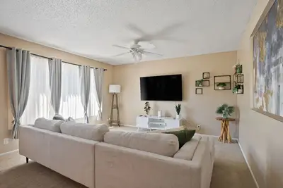 Image de 2 Miles Away from Downtown Mesa