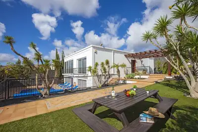 Image de Villa Paloma Summary: