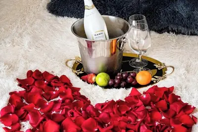 Image de Residence of Golden Elegance