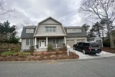 Image de Waterfront New Seabury Home with Private Dock