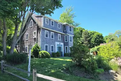 Image de In-Town 2bd Condo--A/C, Walk to Wellfleet Center, Town Pier & Mayo Beach