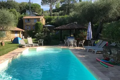 Image de Villa en pierre avec piscine privée. Superbe grand jardin. 30 minutes de Nice.