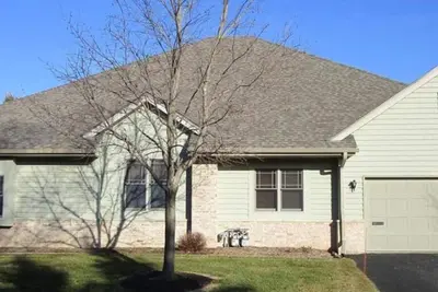 Image de Charming villa with 2 bedrooms, Ac and gas fireplace, in enchanting Oconomowoc