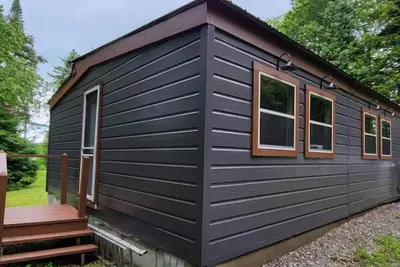 Image de Chalet a louer bord de l'eau, chien acceptes. A cinq minutes de la frontiere.