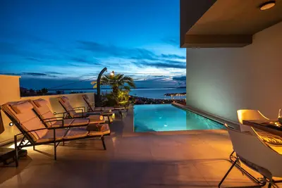 Image de Astonishing villa Blue Horizon w heated pool