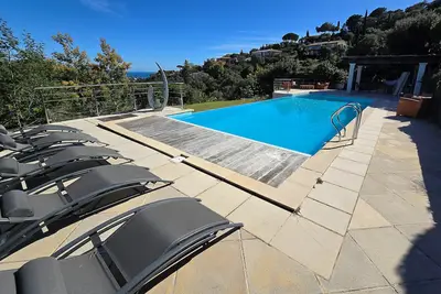 Image de Magnifique villa rénovée avec vue mer imprenable