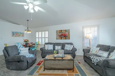 Image de Walk to James Lee Beach | 3br | 10Pax | Pets Ok