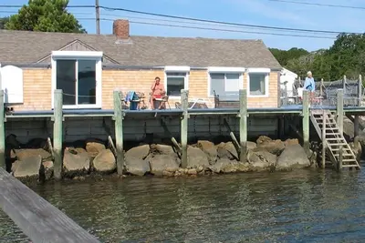 Image de Boathouse on Pleasant Bay - swim, fish, kayak, etc. right off your front porch.