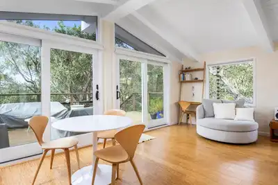 Image de Tranquil Treehouse - Ev Charger-Spring Special