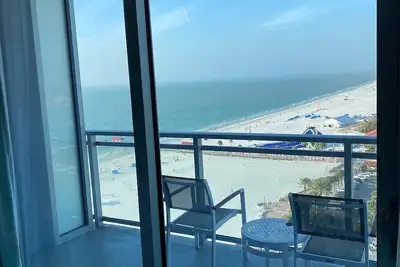 Image de 2 Br Deluxe Beachfront Condo for Spring Break at Clearwater Beach Balcony