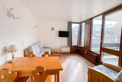 Image de À 50m des pistes de ski, 4ème étage, vue montagne, balcon, télévision, casier à ski, 24m², Tignes