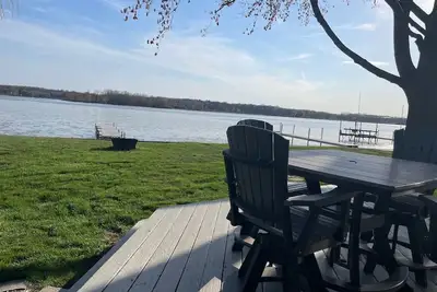 Image de Renovated Lakefront On All Sports Big Barbee Lake-No Stairs-Steps From Water