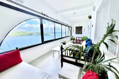 Image de Ocean views and sunset sails.