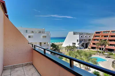 Image de Aegean #327 | Gulf and Pool View + Resort Amenities