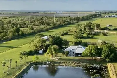 Image de Sunniland Ranch Airport Paradise\n\n