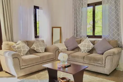 Image de Connect with nature and enjoy the green view gateway 2 bed room 1 bath condo.