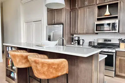 Image de Penthouse Loft at the Marina, Waterfront with beautiful views and modern touches