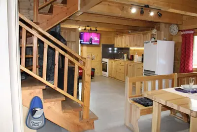 Image de Cottage Martin A With a Bathtub and a Children's Playground!