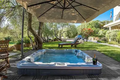 Image de Magical Garden with Shared Jacuzzi - Blanka A1