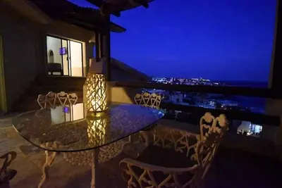 Image de Beautiful Pent-House, Private Beach & Pool!