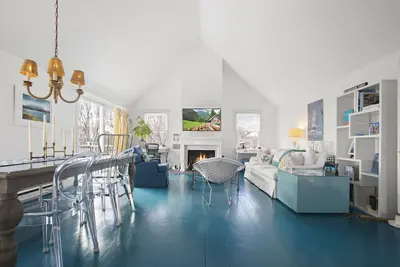 Image de Nantucket Beach House Oasis. 4 Beds, 3 baths, with spectacular views