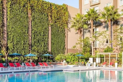 Image de Beautiful Resort. Walk to Disneyland, shops and restaurants of GardenWalk.