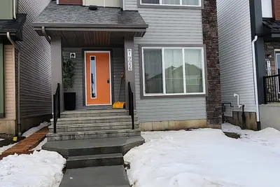 Image de Luxury Home | Newly furnished | Sleeps 9 | Private Gym | 15mins to West Edm Mall