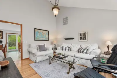 Image de Oakway Oasis: within 3 miles of Autzen/U of O