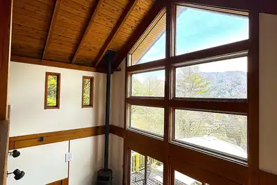 Image de 120sqm Cathedral ceiling cottage/3min walk lake/Fuji view Bbq terrace/kawaguchi