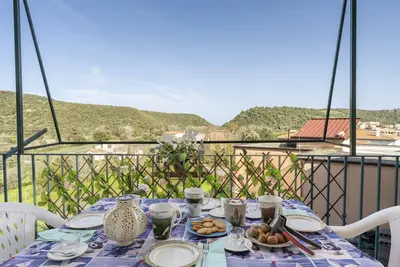 Image de Maison de vacances 'Guest House Sa Figumoru Relax Mare' avec vue montagne, Wi-Fi et climatisation