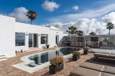 Image de Villa de vacances 'Casa Serena Luxury' avec vue sur la mer, Wi-Fi et climatisation