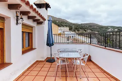 Image de Appartement de vacances \"Rural La Parra Castril 3 Buhardilla\" avec vue sur montagne et terrasse