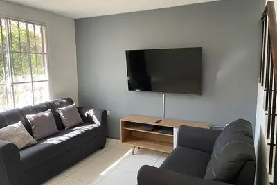 Image de Charming 3-bedroom house in enchanting Santa Ana with Ac, WiFi