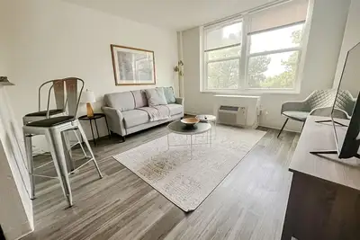 Sleepover: Pristine 1bd/1ba + Gym - Cincinnati