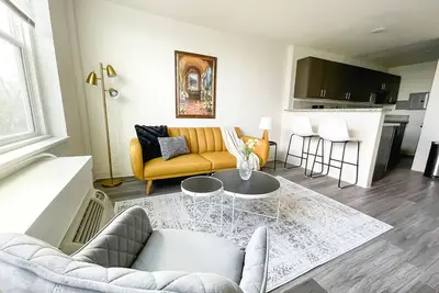 Sleepover: Luxurious 1bd/1ba + Gym - Cincinnati