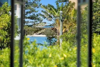 Image de Beach Views from Front Door- Central Caloundra!