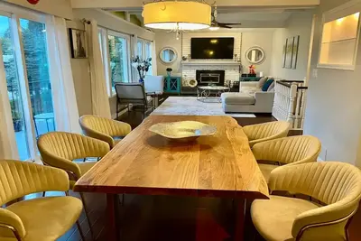 Image de Spacious 2nd Floor Suite at Surrey Bolivar Heights